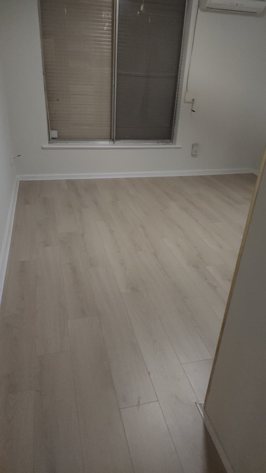 8mm Light Ash Laminate Floor Boards