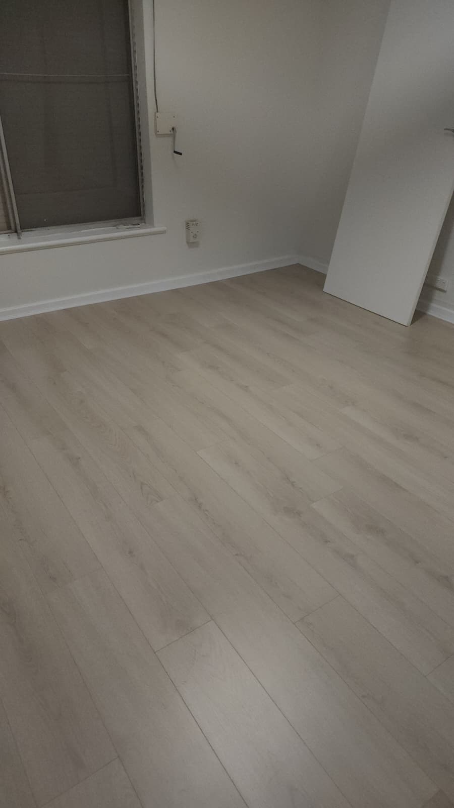 8mm Light Ash Laminate Floor Boards
